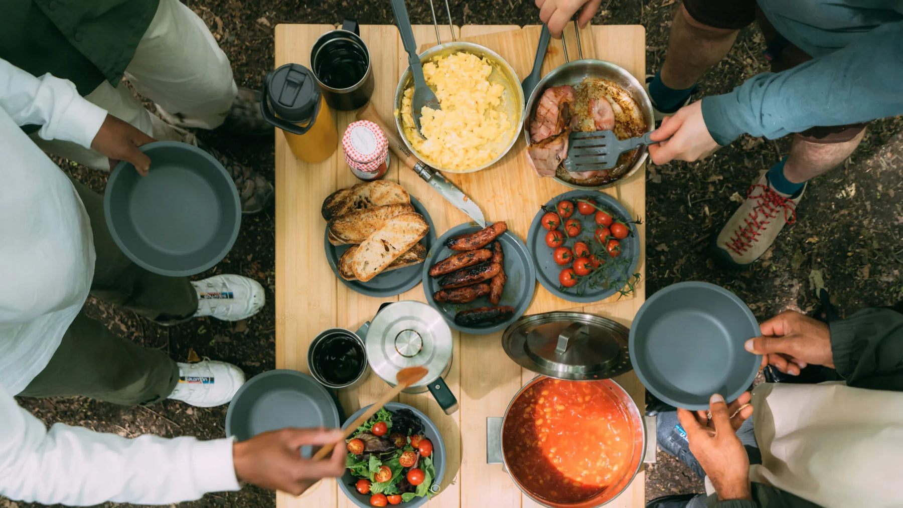 5 Easy Camping Recipes and Must-Have Outdoor Cooking Equipment