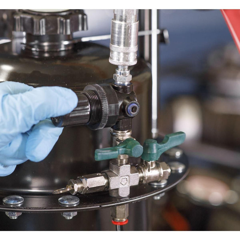 Sealey Pneumatic Brake & Clutch Pressure Bleeder Kit VS0204A Sealey  - Town Parts