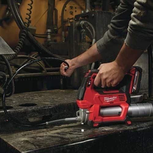 Milwaukee M18 grease gun Milwaukee  - Town Parts