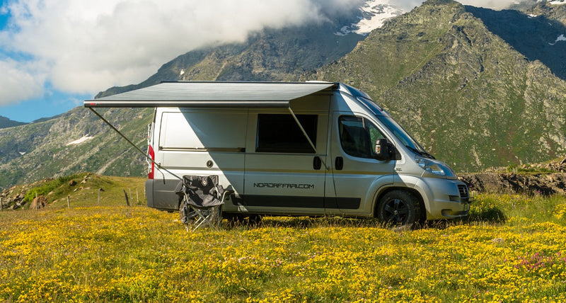 F80s 370 Ducato Roof Installation Awning