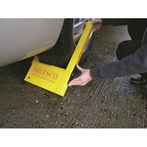 Milenco Compact Wheel Clamp with Storage Bag - Milenco - Van Life Living